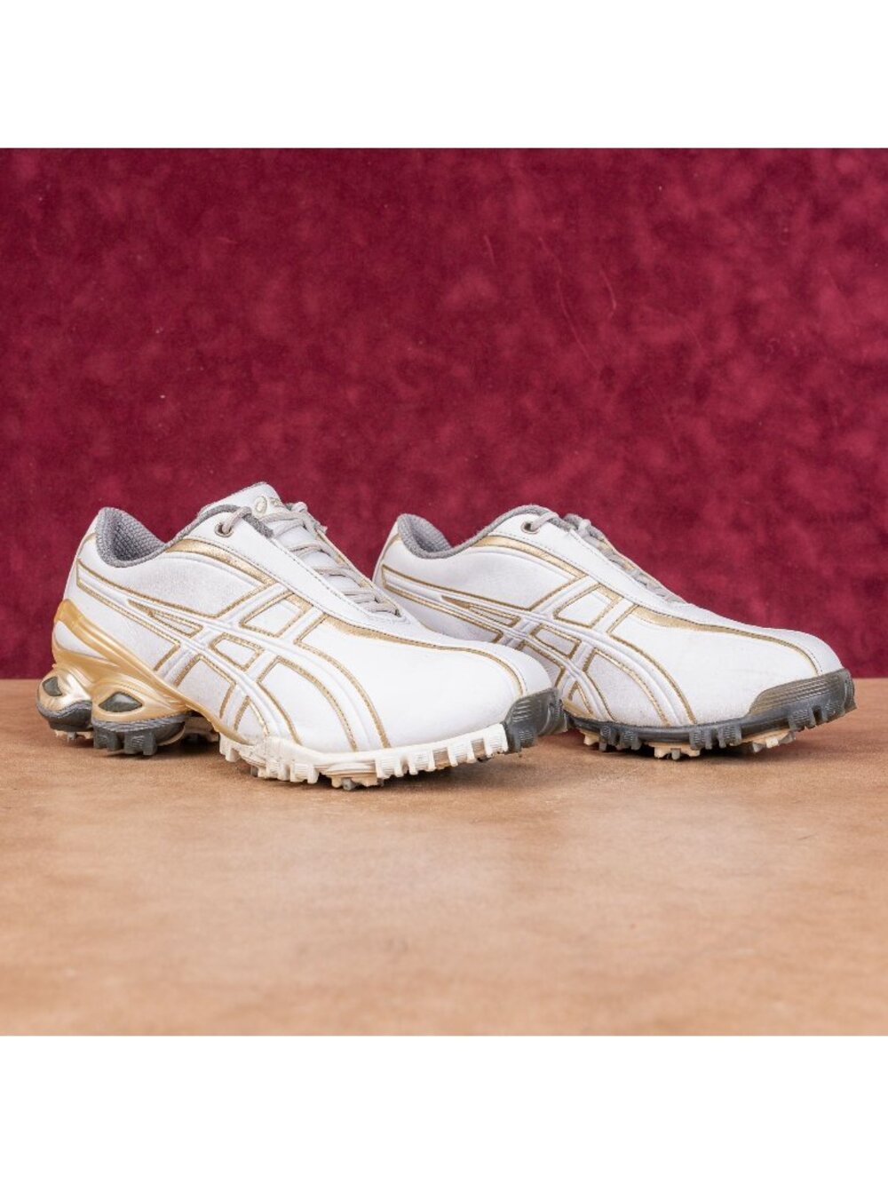 Asics Women Golf White Gold Trim Lace up Sneakers shoes size 7.5